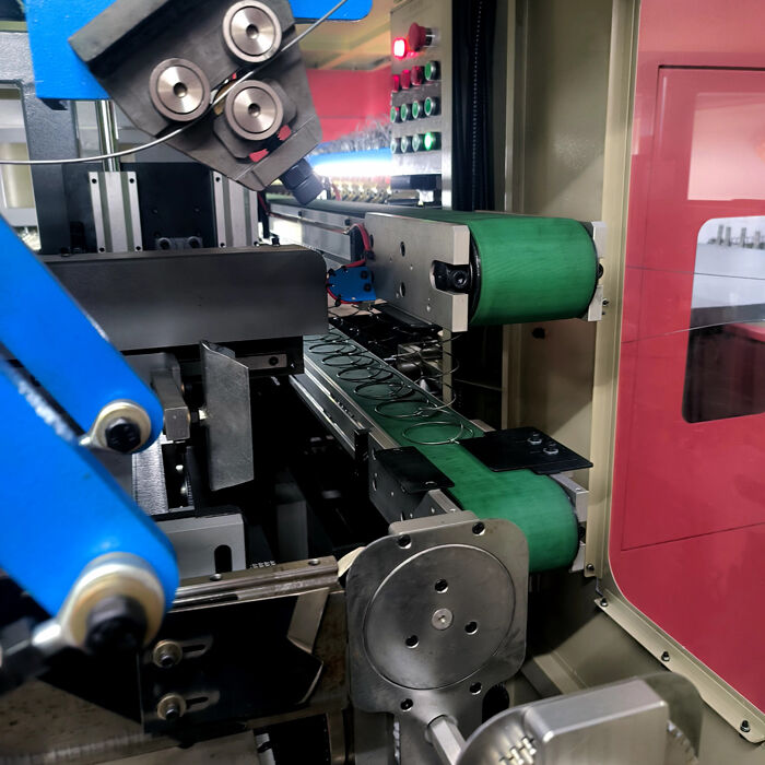 Capacità 60-90 fogli 8 ore Linea di produzione di materassi Potenza totale Circa 35 KVA Equipaggiamento di fabbricazione di materassi ad alta potenza